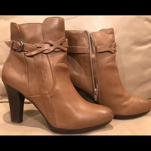 Liz & Company ankle boots